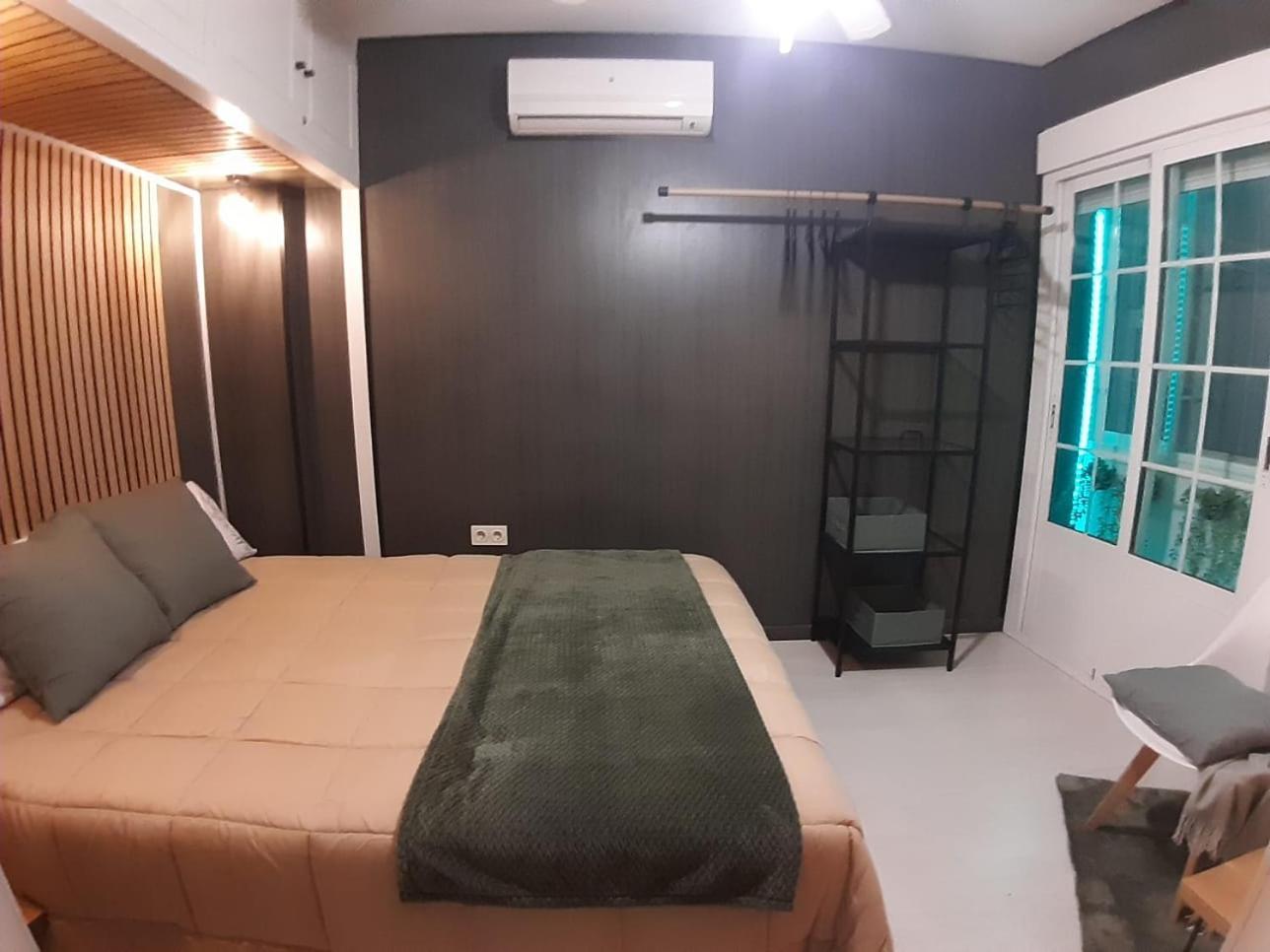 Apartamento E&R Malaga Centro- Parking Gratis エクステリア 写真