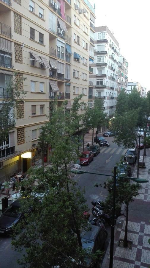 Apartamento E&R Malaga Centro- Parking Gratis エクステリア 写真
