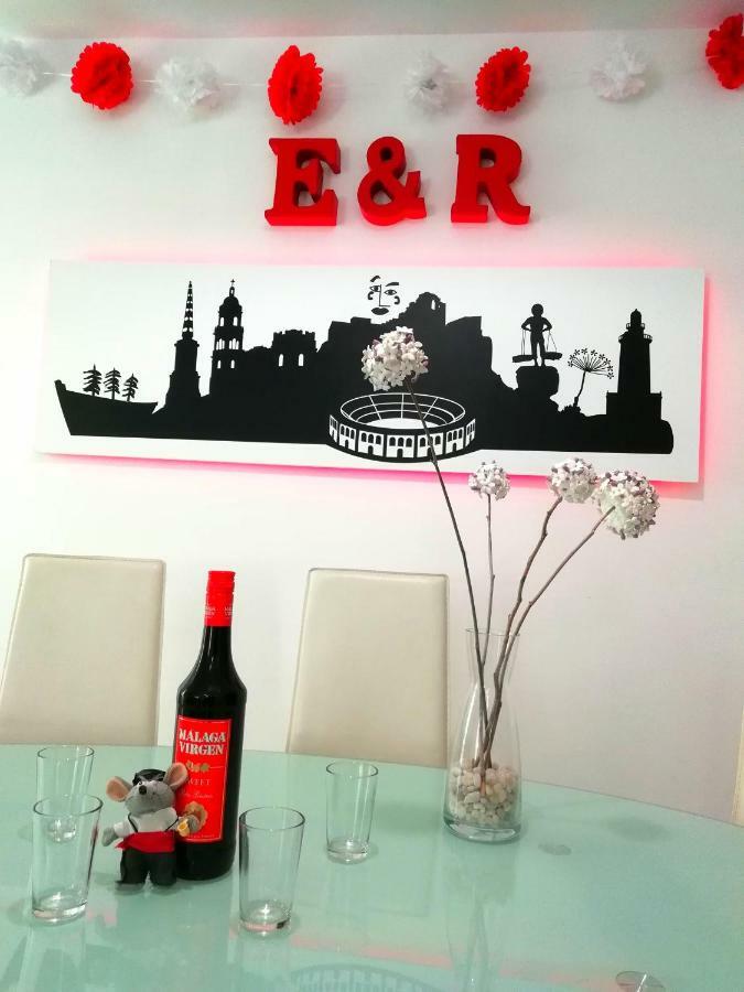 Apartamento E&R Malaga Centro- Parking Gratis エクステリア 写真