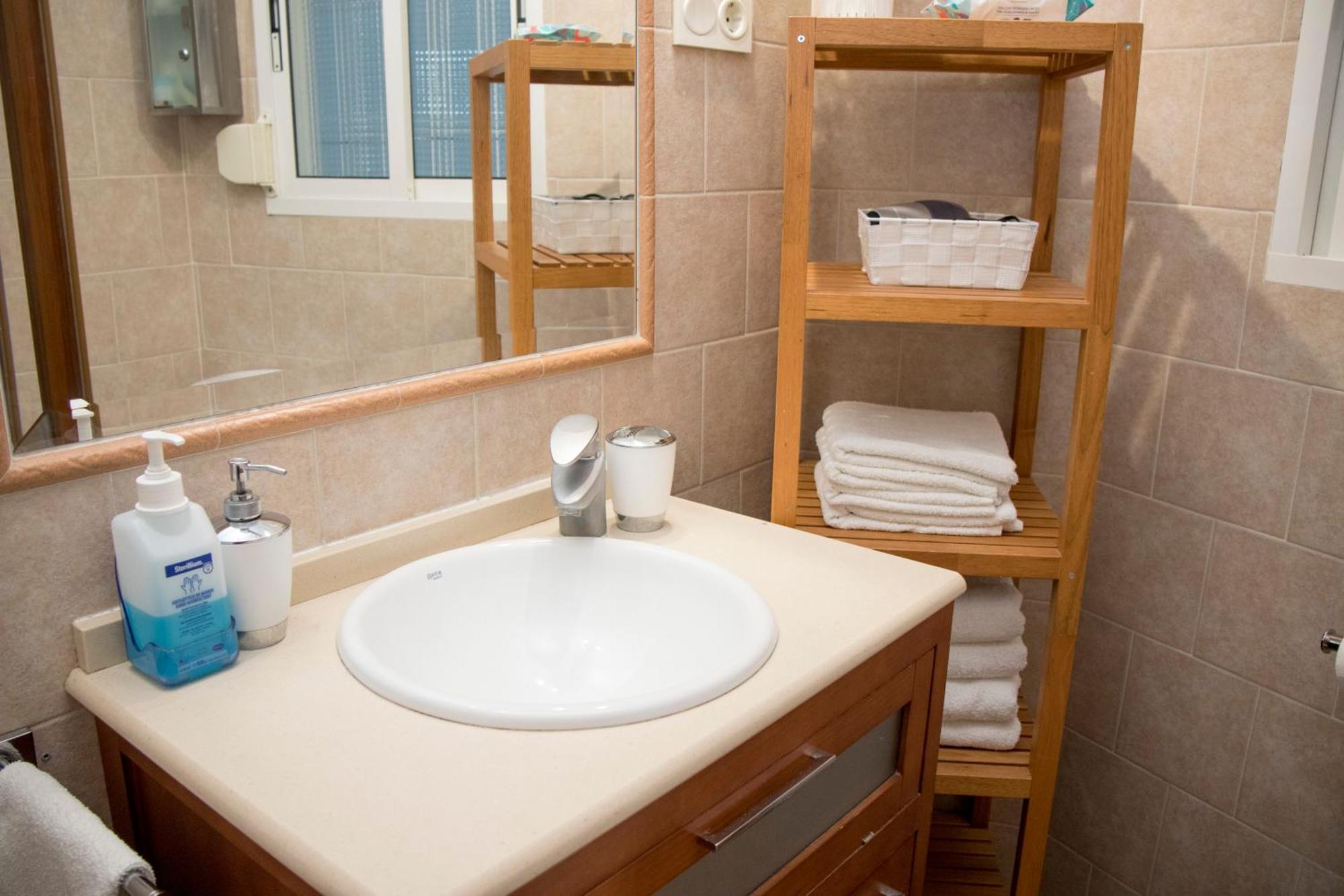 Apartamento E&R Malaga Centro- Parking Gratis エクステリア 写真