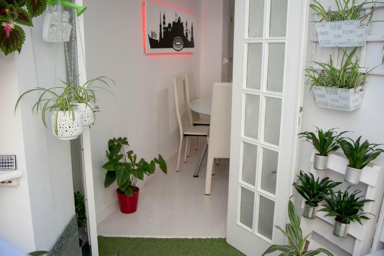 Apartamento E&R Malaga Centro- Parking Gratis エクステリア 写真