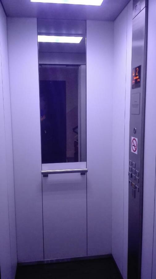 Apartamento E&R Malaga Centro- Parking Gratis エクステリア 写真